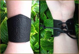 "Black" OMNIA Leather Wristband 